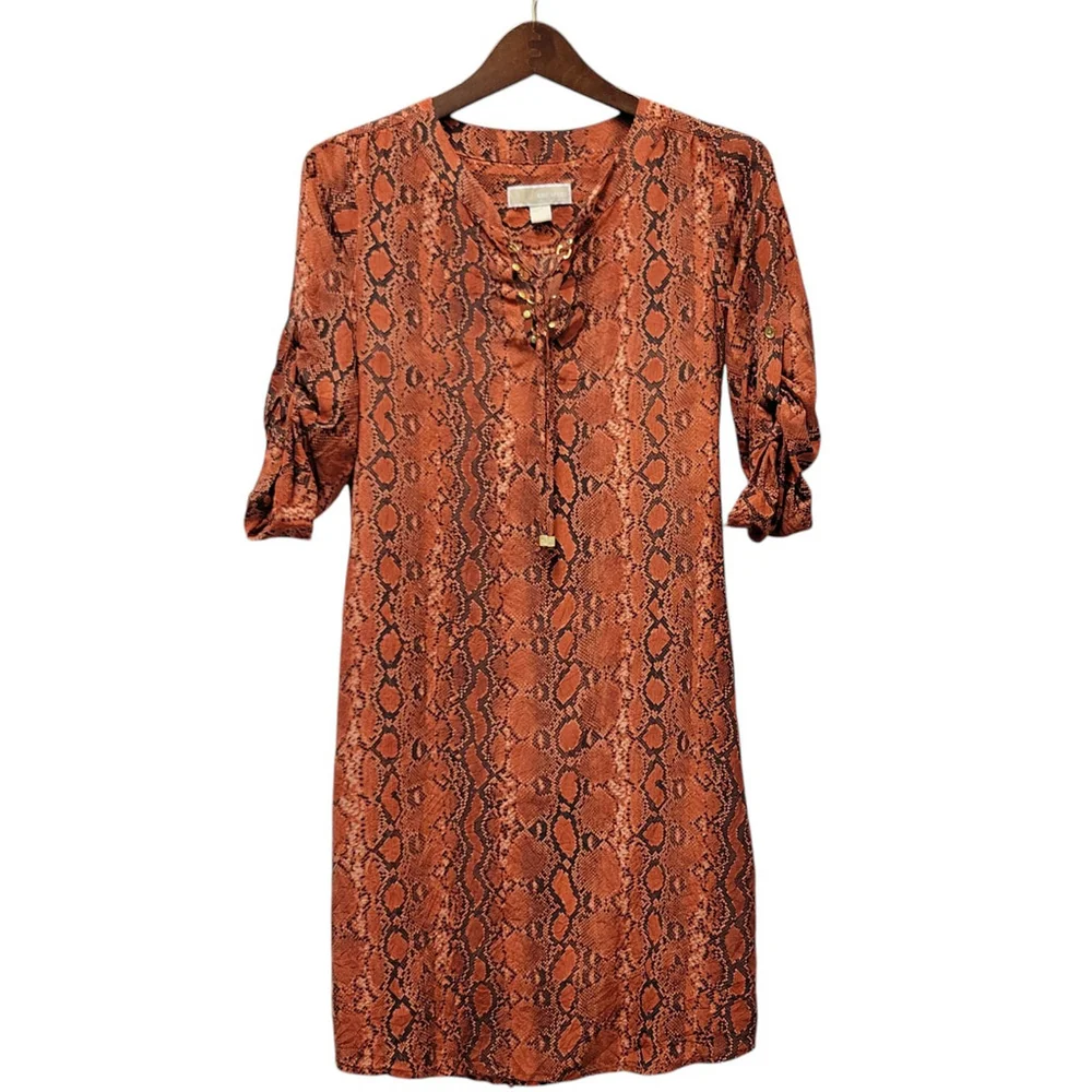Michael Kors Animal Print V-neck Roll Tab 100% Silk Dress Size Small. Pre-owned